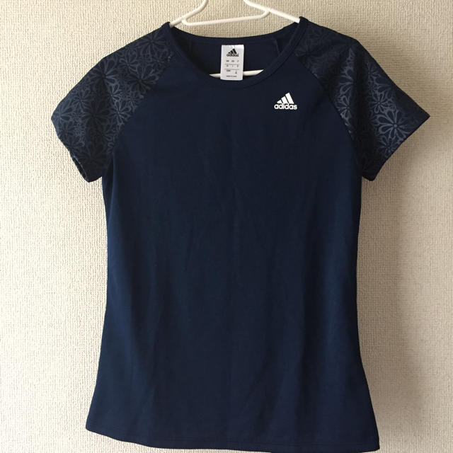 adidas(アディダス)のPura＊断捨離中様 レディースのトップス(Tシャツ(半袖/袖なし))の商品写真