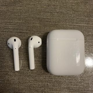 アップル(Apple)のAirPods(ヘッドフォン/イヤフォン)