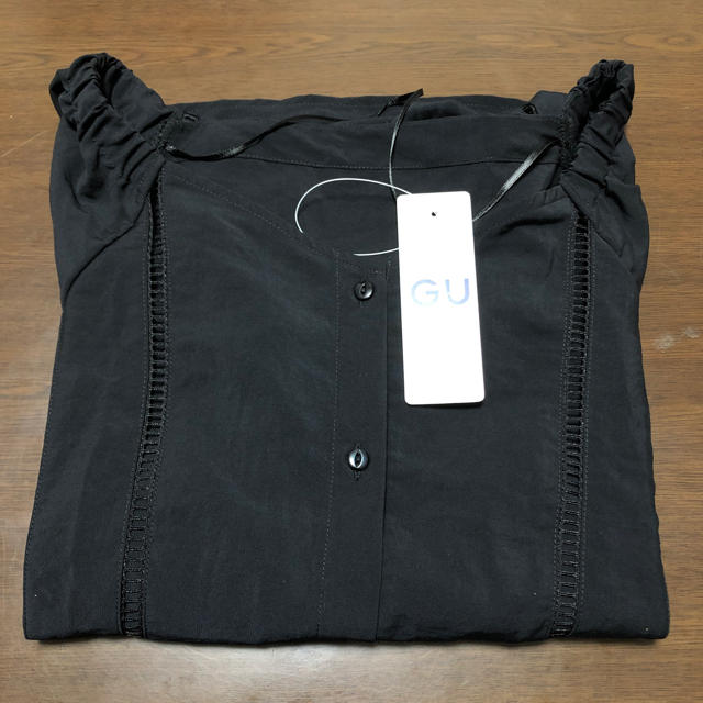 GU(ジーユー)のGU ハシゴレースブラウス レディースのトップス(シャツ/ブラウス(半袖/袖なし))の商品写真