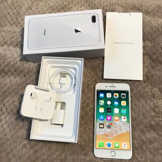 アイフォーン(iPhone)のSIMフリー iPhone 8 Plus 256GB au 白 新品 未使用 (スマートフォン本体)