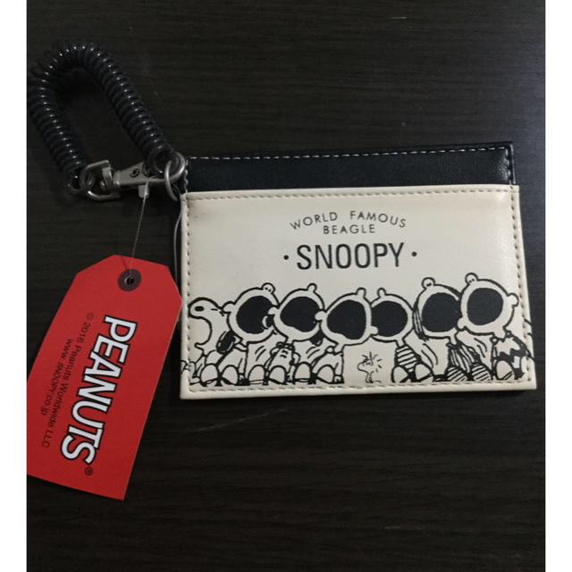 SNOOPY(スヌーピー)のスヌーピー⭐︎コイル付き★パスケース((各種・全6種)) レディースのファッション小物(パスケース/IDカードホルダー)の商品写真