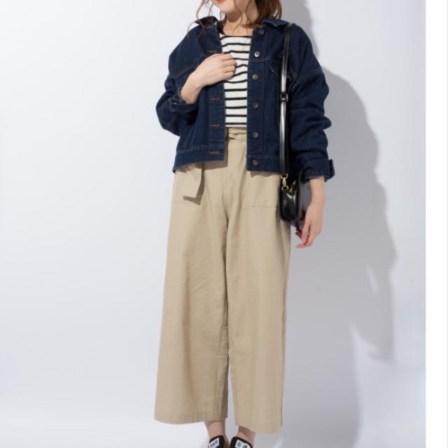 GU(ジーユー)のGU♡バックリボンデニムジャケット(大きいサイズ) レディースのジャケット/アウター(Gジャン/デニムジャケット)の商品写真