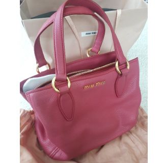 ミュウミュウ(miumiu)のmiu miuショルダーorハンドbag(ショルダーバッグ)