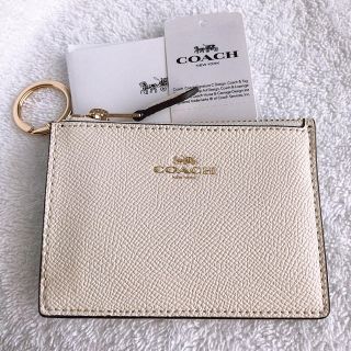 コーチ(COACH)の新品COACH キーリング付きパスケース ホワイト(コインケース)