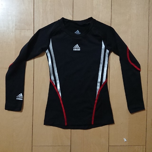 adidas(アディダス)のアディダス インナーシャツ 120 キッズ/ベビー/マタニティのキッズ服女の子用(90cm~)(Tシャツ/カットソー)の商品写真