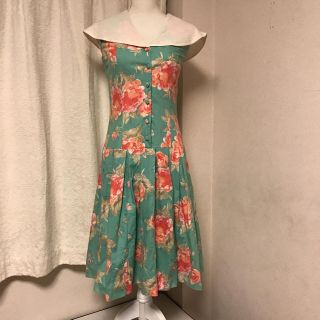 ローラアシュレイ(LAURA ASHLEY)のローラアシュレイの花柄コットンワンピース サイズS(ひざ丈ワンピース)