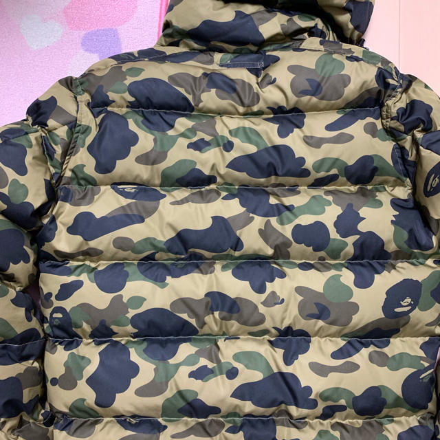 A BATHING APE(アベイシングエイプ)の激安XXLサイズ！ BAPEファーストカモフードダウンジャケット緑迷彩2XL メンズのジャケット/アウター(ダウンジャケット)の商品写真