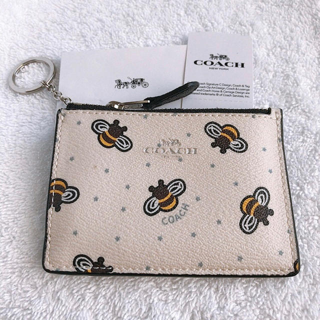 COACH - 新品COACH キーリング付きパスケース ハチ柄の通販 by ちょ