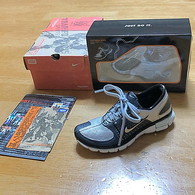 NIKE(ナイキ)のNIKE×トランスフォマー ×タカラトミー black メガトロン 80s メンズの靴/シューズ(スニーカー)の商品写真