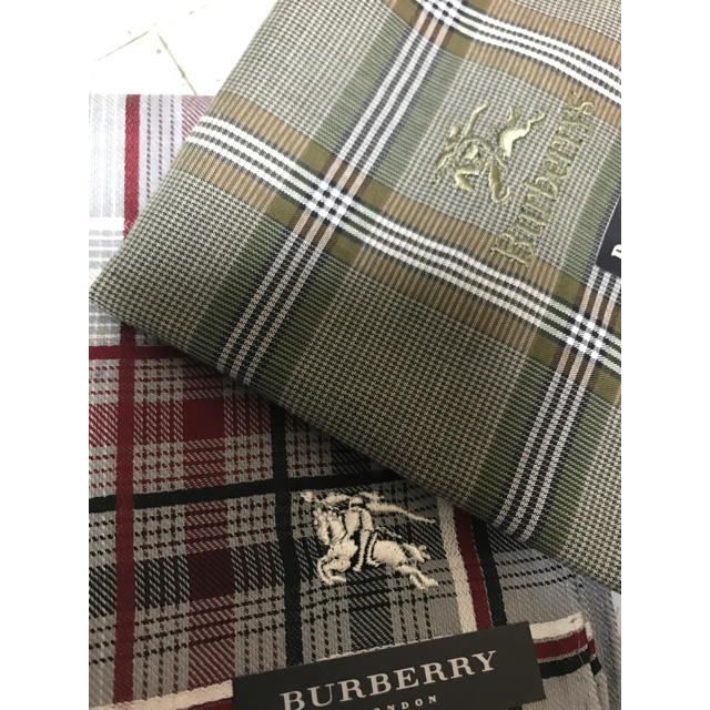 BURBERRY(バーバリー)のBURBERRY ハンカチ 4枚セット 正規品 メンズのファッション小物(ハンカチ/ポケットチーフ)の商品写真