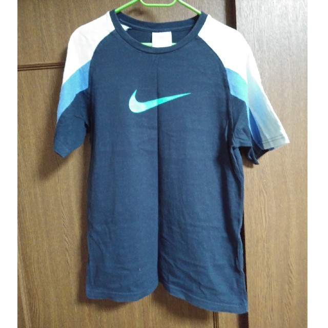 NIKE(ナイキ)のNIKE ナイキ Tシャツ　キッズ　ジュニア キッズ/ベビー/マタニティのキッズ服男の子用(90cm~)(Tシャツ/カットソー)の商品写真