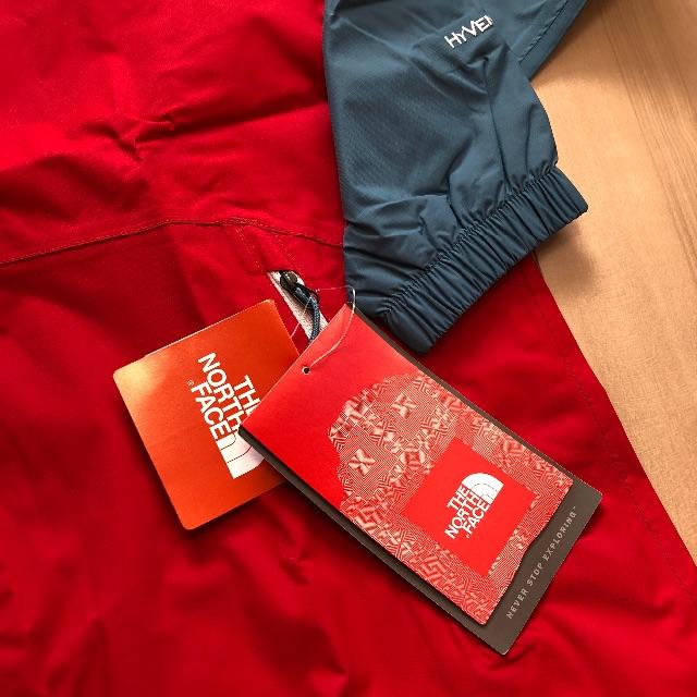 THE NORTH FACE(ザノースフェイス)のM 新品 ノースフェイス ナイロンジャケット レッド メンズのジャケット/アウター(ナイロンジャケット)の商品写真