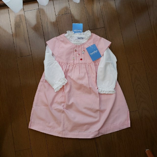 familiar(ファミリア)のfamiliar　新品長袖シャツ&ジャンパースカート90♪ キッズ/ベビー/マタニティのキッズ服女の子用(90cm~)(ワンピース)の商品写真