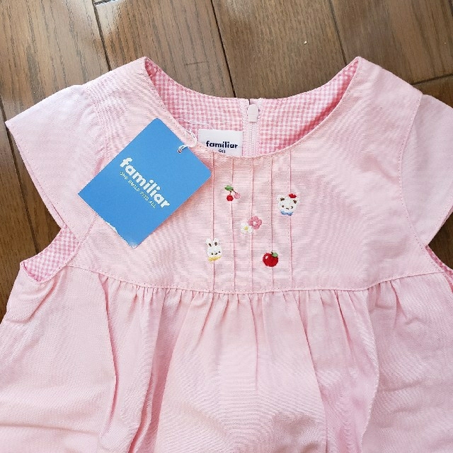 familiar(ファミリア)のfamiliar　新品長袖シャツ&ジャンパースカート90♪ キッズ/ベビー/マタニティのキッズ服女の子用(90cm~)(ワンピース)の商品写真