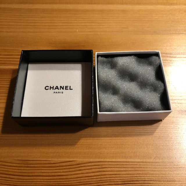 CHANEL(シャネル)のCHANEL 空箱 レディースのバッグ(ショップ袋)の商品写真