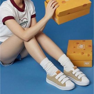 美品 PIER4 スニーカー 22㎝(スニーカー)