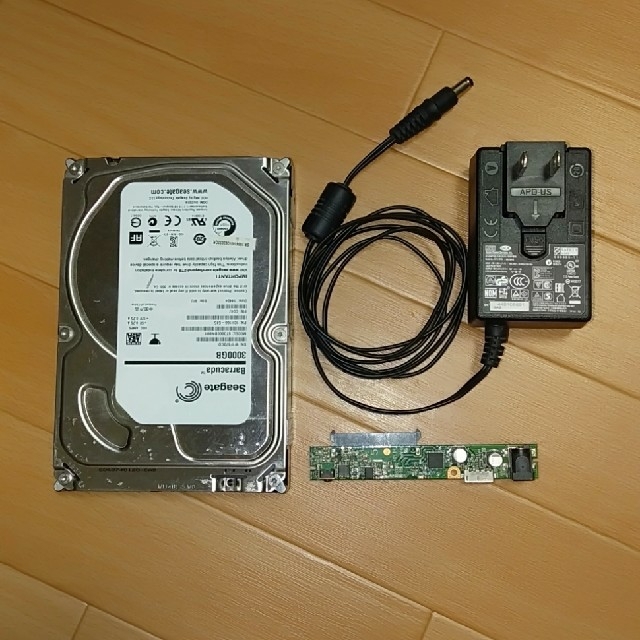 HDD 3TB Seagate 書庫使用 USB3.0アダプタ＋AC付 スマホ/家電/カメラのテレビ/映像機器(その他)の商品写真