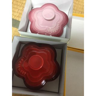 ルクルーゼ(LE CREUSET)のもも様お取り置き中 ルクルーゼ  ラムカン フルール 2個 未使用(食器)