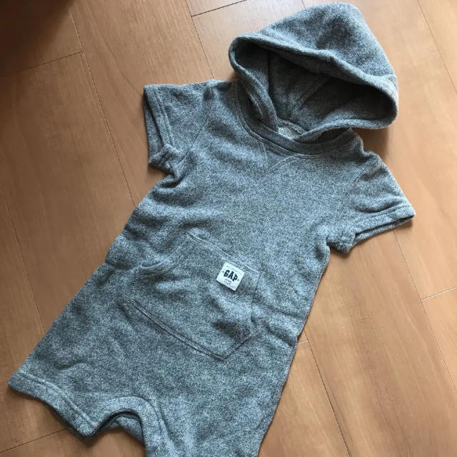 babyGAP(ベビーギャップ)のbaby GAP スウェット ロンパース キッズ/ベビー/マタニティのベビー服(~85cm)(ロンパース)の商品写真