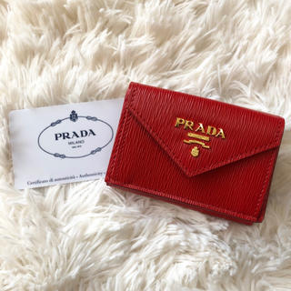 プラダ(PRADA)の新品 プラダ  三つ折り 縦サフィアーノ コンパクト 折り財布♡ レッド(財布)