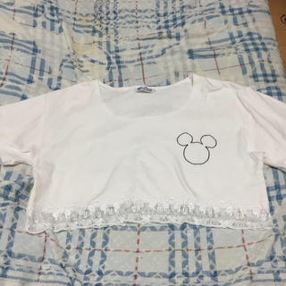 ディズニー(Disney)のミッキーショート丈レースTシャツ(Tシャツ(半袖/袖なし))