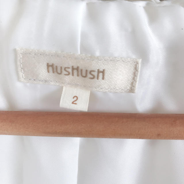 HusHush(ハッシュアッシュ)のhushush マウンテンパーカー 白 レディースのトップス(パーカー)の商品写真