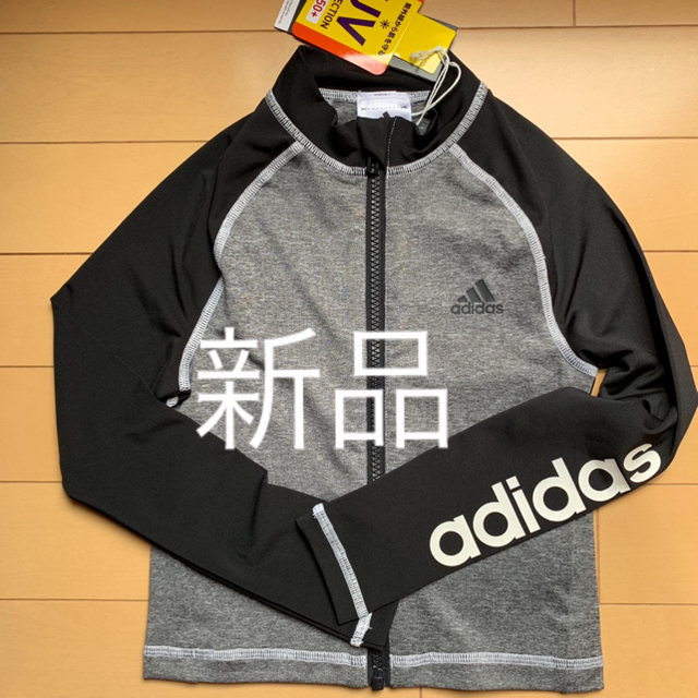 adidas(アディダス)のadidas アディダス キッズ ラッシュガード 120cm キッズ/ベビー/マタニティのキッズ服男の子用(90cm~)(水着)の商品写真