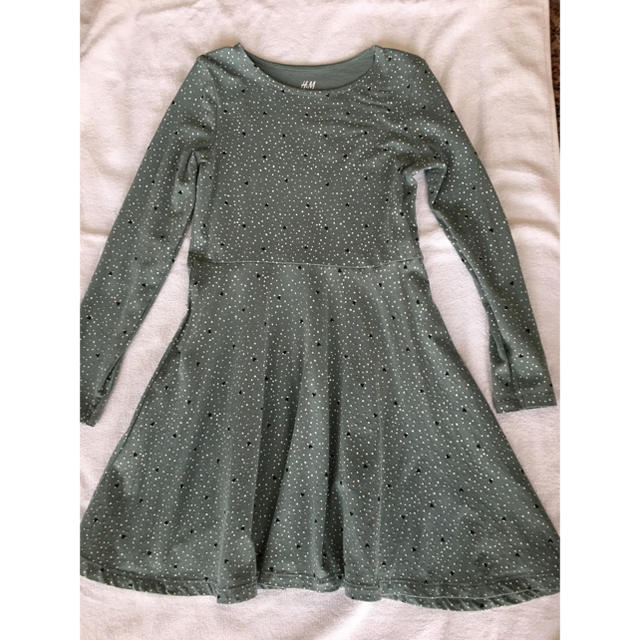 H&M(エイチアンドエム)のH&M. 女児ワンピース(日本サイズ120〜130) キッズ/ベビー/マタニティのキッズ服女の子用(90cm~)(ワンピース)の商品写真