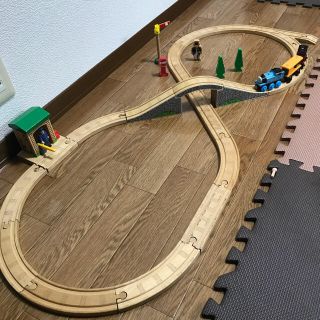 ブリオ(BRIO)の木製トーマス 木製レール シリーズ ベーシックセット セット ブリオ BRIO (電車のおもちゃ/車)