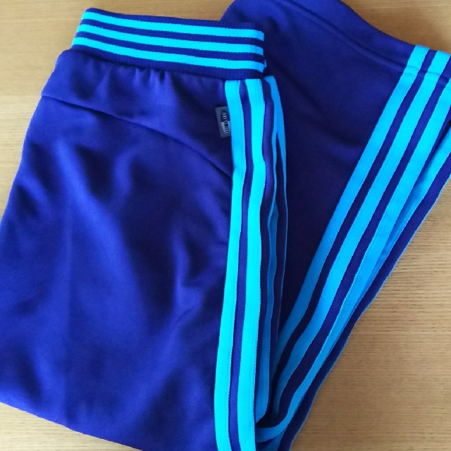 adidas(アディダス)のアディダスハーフパンツ★size150 キッズ/ベビー/マタニティのキッズ服男の子用(90cm~)(パンツ/スパッツ)の商品写真