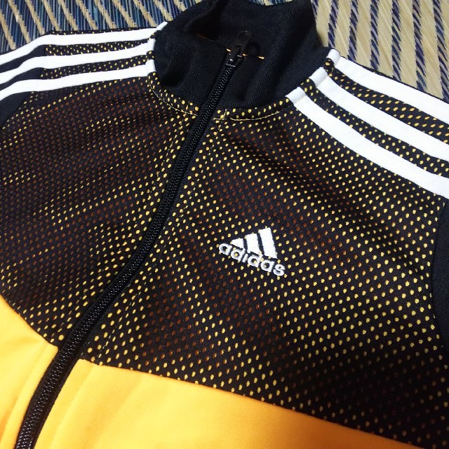 adidas(アディダス)のadidas サッカー ジャージ 120cm 美品 キッズ/ベビー/マタニティのキッズ服男の子用(90cm~)(ジャケット/上着)の商品写真