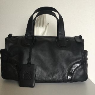 ロエベ(LOEWE)の【LOEWE】ラムスキン✖️エナメルフスタハンドバッグ✨お買い得品✨(ハンドバッグ)