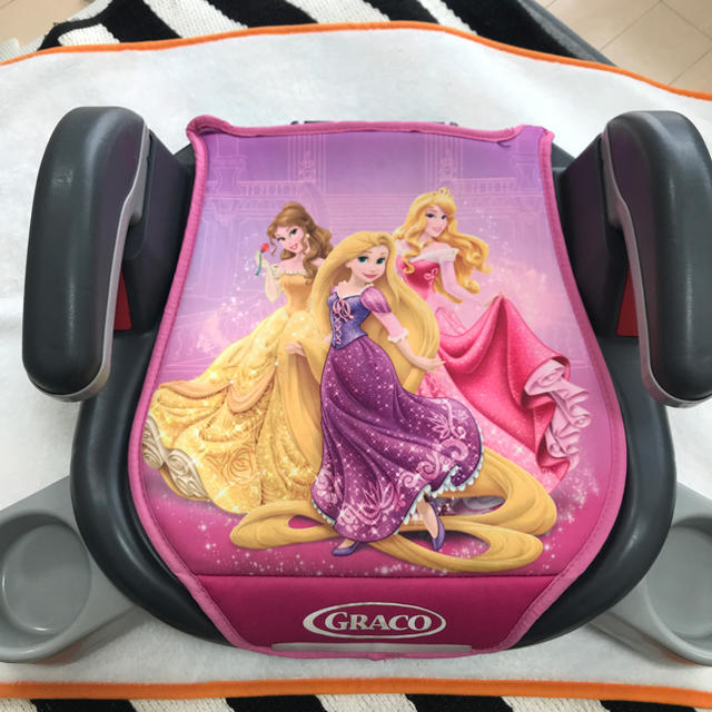 Disney ジュニアシート GRACO ディズニー プリンセス ラプンツェル ベル オーロラの通販 by あろは's shop｜ディズニー ならラクマ