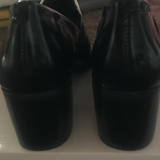 Pinky&Dianne(ピンキーアンドダイアン)の白X黒 バイカラー パンプス ローファ 風 太ヒール レディースの靴/シューズ(ハイヒール/パンプス)の商品写真