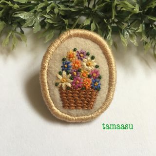 211.お花の刺繍ブローチ✴︎受注製作(コサージュ/ブローチ)