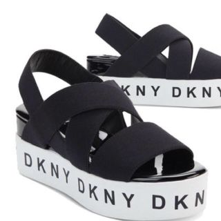 ダナキャランニューヨーク(DKNY)のALOHA様専用DKNY●Clare ロゴソールxクロスベルト 厚底サンダル(サンダル)