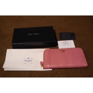 プラダ(PRADA)の【開封未使用品】プラダ 財布 ファスナー 1M0506(財布)