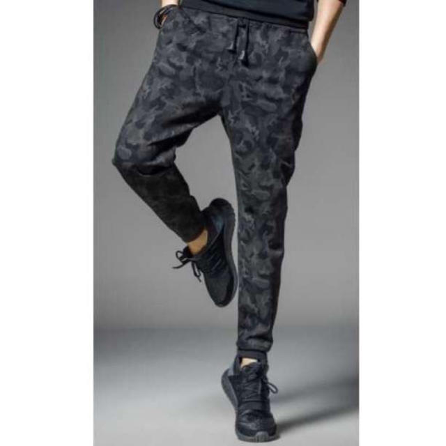 メンズ 迷彩 カモフラ ジョガーパンツ 9分丈 スウェット ブラック L メンズのパンツ(その他)の商品写真