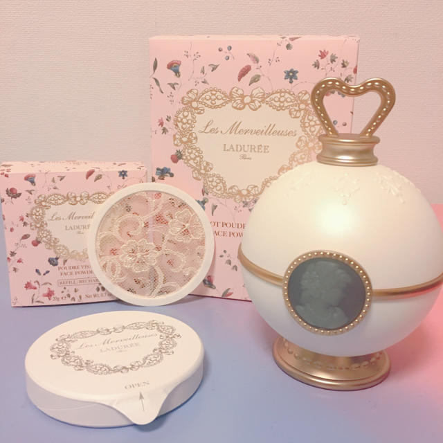 LADUREE❤️フェイスパウダーベースメイク/化粧品