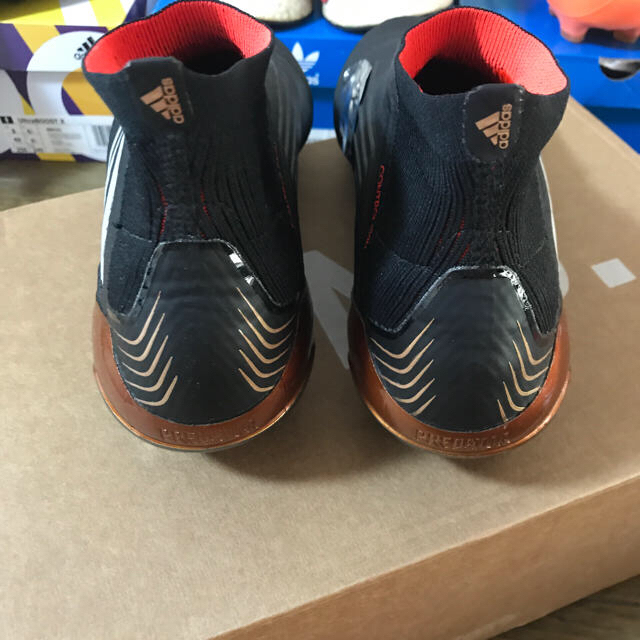 adidas(アディダス)の新品 プレデター18＋ FG/AG 27.5cm スポーツ/アウトドアのサッカー/フットサル(シューズ)の商品写真