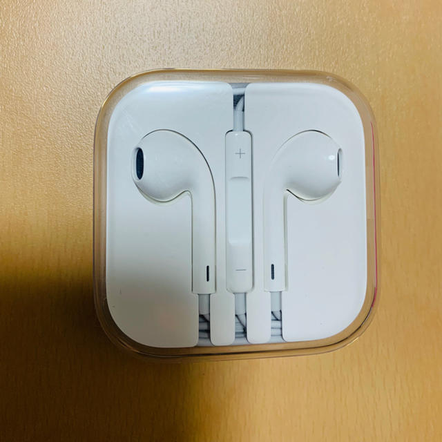 Apple(アップル)のiPhone イヤホン スマホ/家電/カメラのオーディオ機器(ヘッドフォン/イヤフォン)の商品写真