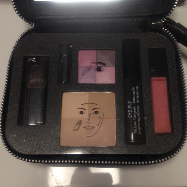 GIVENCHY 値下げ☆GIVENCHYメイクパレットの通販 by ako�s shop｜ジバンシィならラクマ