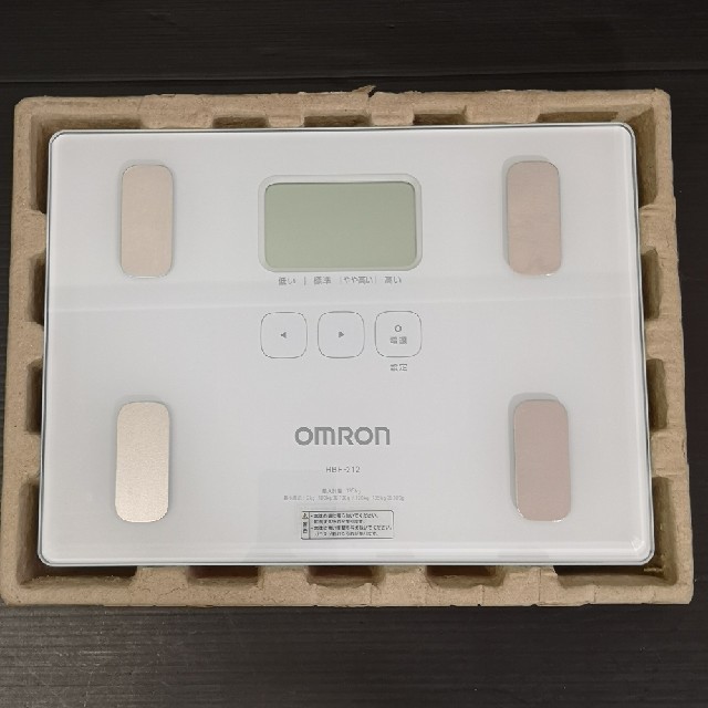 OMRON(オムロン)のオムロン 体重・体組成計 カラダスキャン スマホ/家電/カメラの美容/健康(体重計/体脂肪計)の商品写真