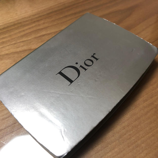 Dior(ディオール)のディオール カプチュール トータル トリプル コレクティング パウダー  コスメ/美容のベースメイク/化粧品(ファンデーション)の商品写真