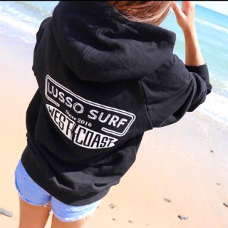 ルーカ(RVCA)のカリフォルニア系☆LUSSO SURF パーカー 黒  Sサイズ☆RVCA(パーカー)