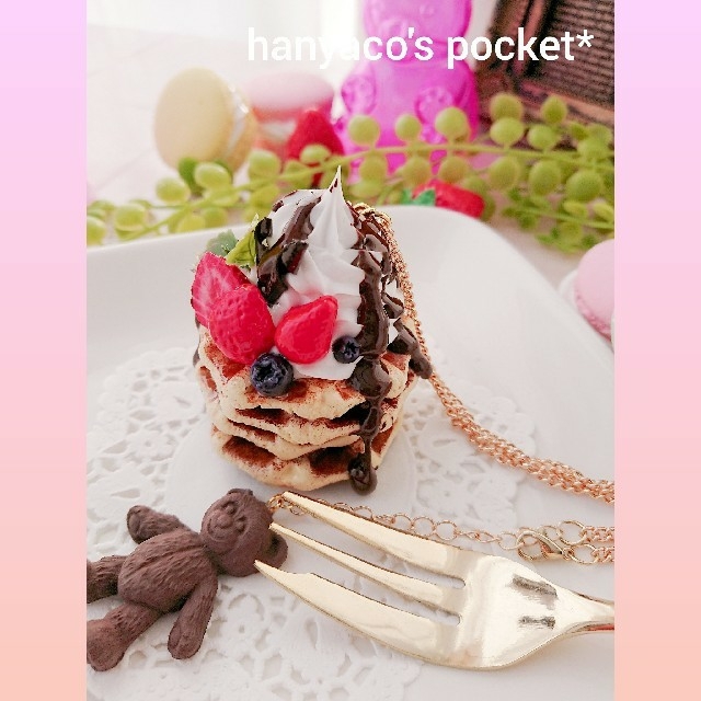 ワッフルタワー イチゴチョコ生クリーム ネックレスの通販 By Hanyaco S Pocket ラクマ