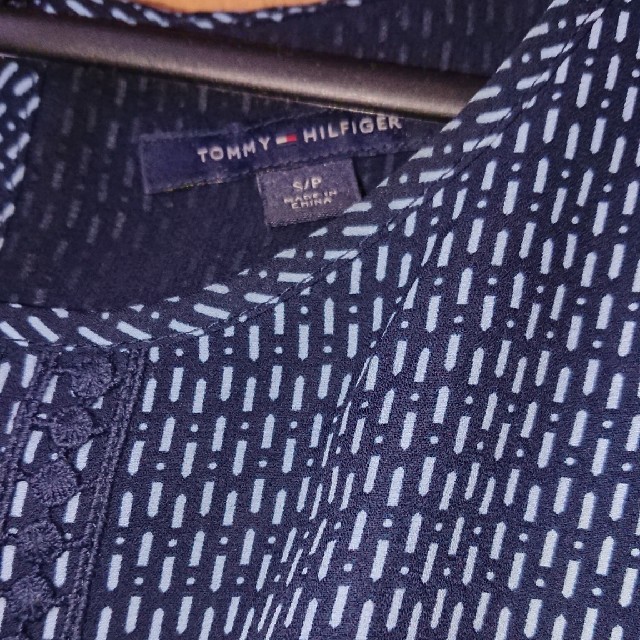 TOMMY HILFIGER(トミーヒルフィガー)のワンピース レディースのワンピース(ひざ丈ワンピース)の商品写真