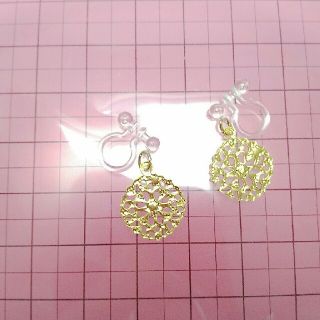 キラキラ＊金レースのイヤリング＊ハンドメイド(ピアス)