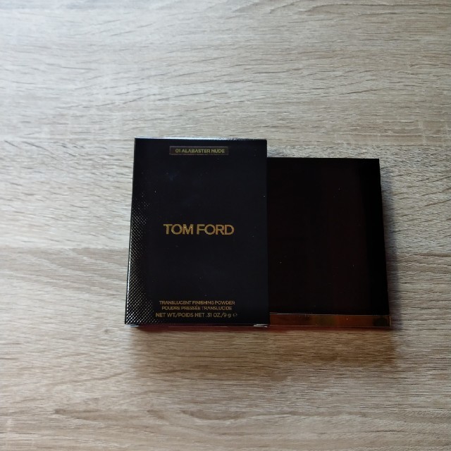 TOM FORD(トムフォード)のトランスルーセントフィニシングパウダー コスメ/美容のベースメイク/化粧品(フェイスパウダー)の商品写真