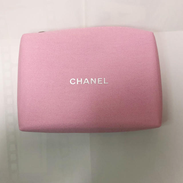 CHANEL(シャネル)のキットのポーチのみ★ CHANEL シャネル ★ ポーチ ★ 未使用 レディースのファッション小物(ポーチ)の商品写真